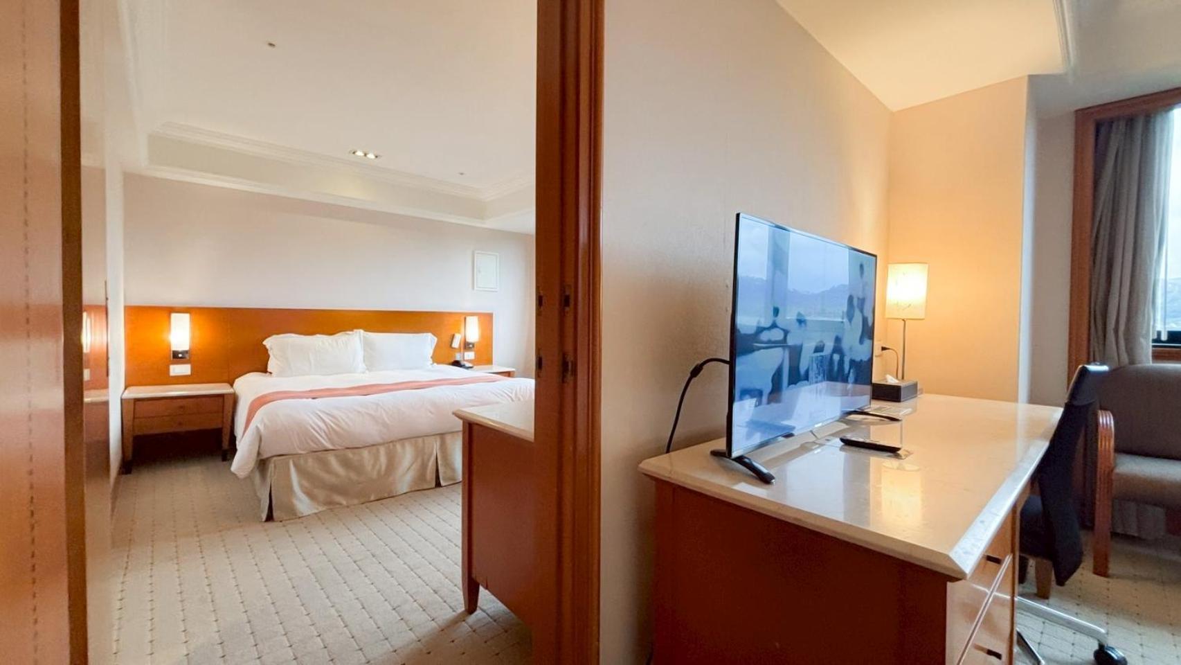 Hione Holiday Hotel Taipei Exterior photo