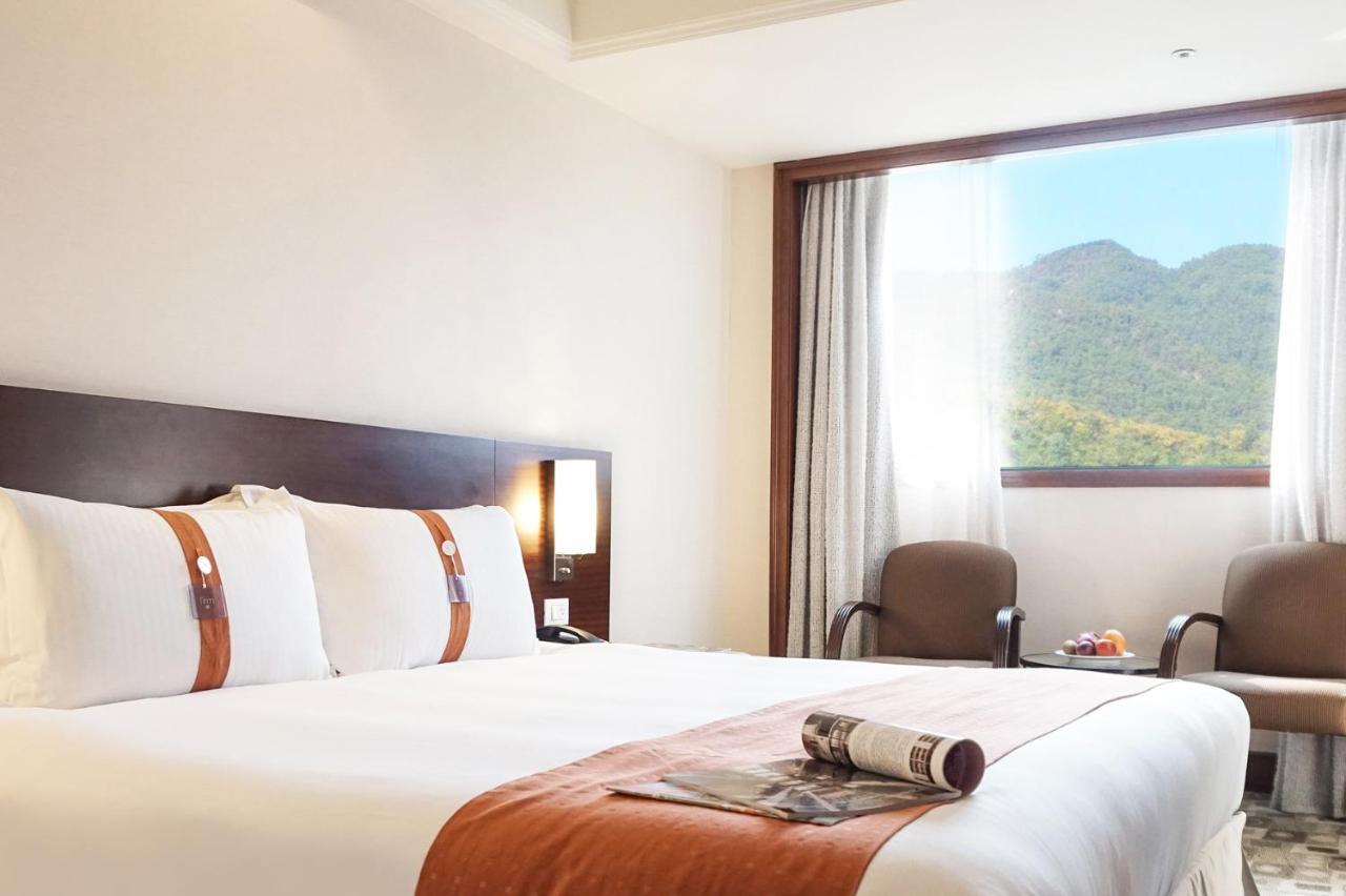 Hione Holiday Hotel Taipei Exterior photo